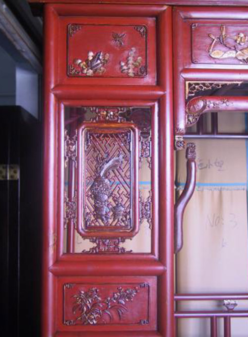 04 Antique Poster Bed 1